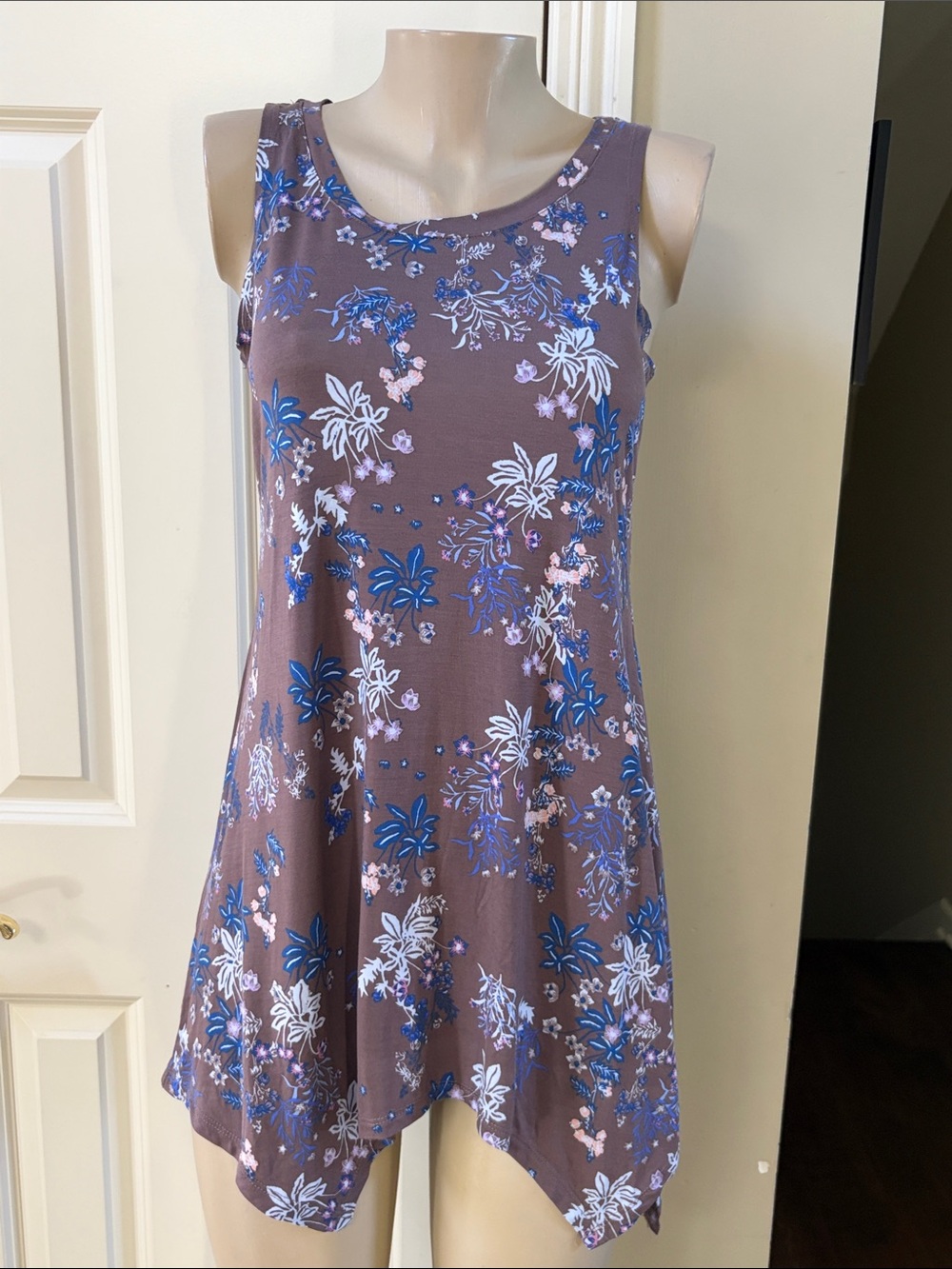 LOGO by Lori Goldstein Coco Floral Tank Tunic with Blue & White Accents,XS